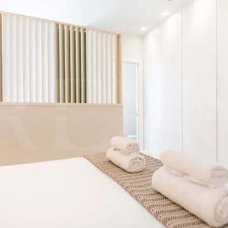 Gem With Stunning Port & Sea Views By Rems