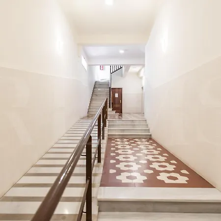 Gem With Stunning Port & Sea Views By Rems Appartement *