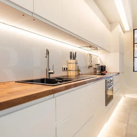 Appartement Gem With Stunning Port & Sea Views By Rems *