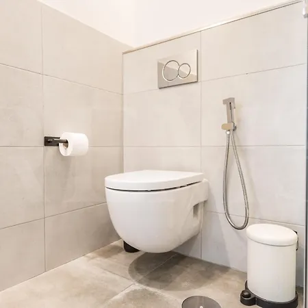 Gem With Stunning Port & Sea Views By Rems *