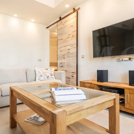 Gem With Stunning Port & Sea Views By Rems